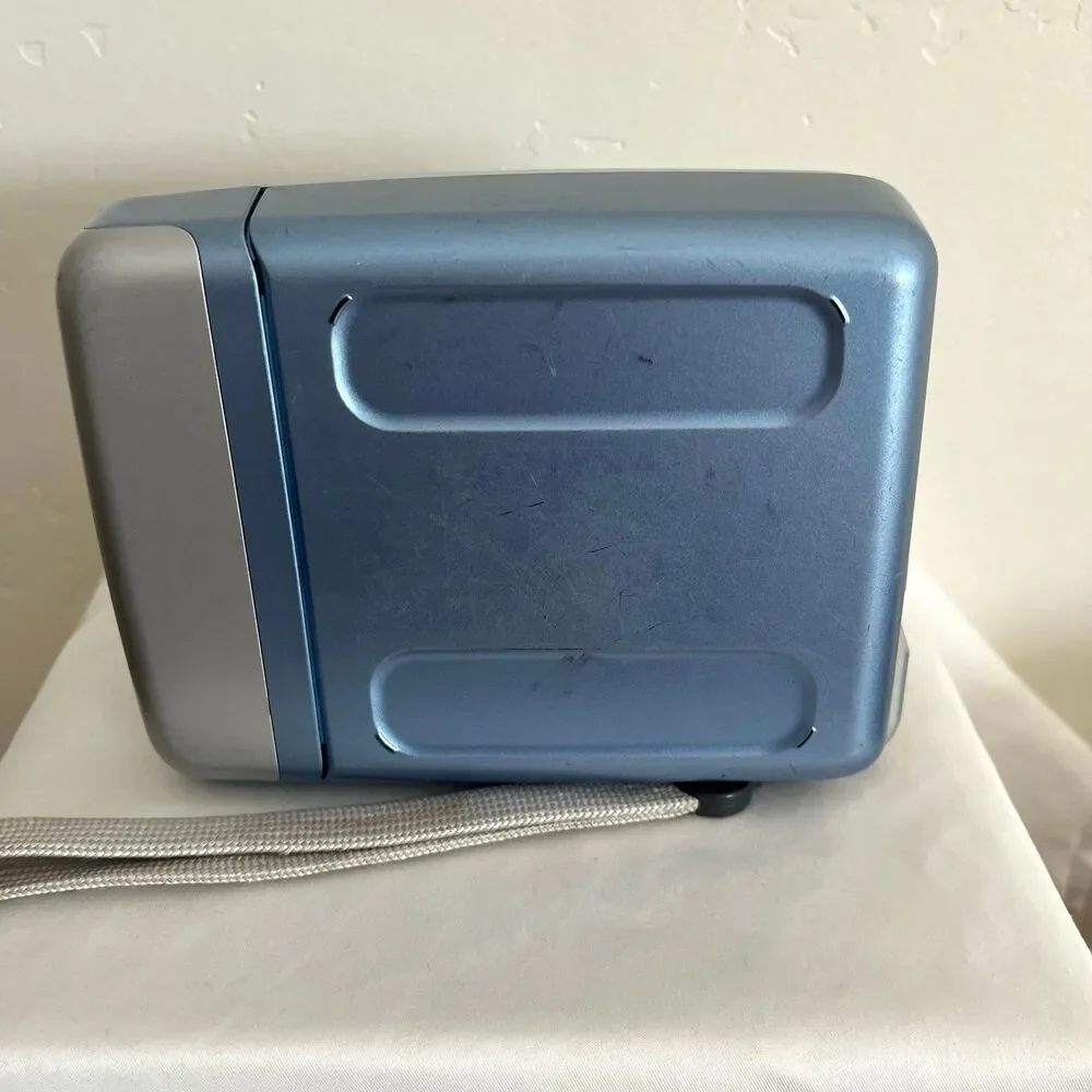 Polaroid One600 camera Classic Instant Film Camera Blue/Silver - UNTESTED/AS-IS